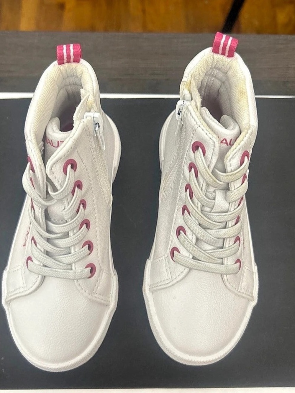 Nautica ninas White & Pink High-Top Sneakers Like New